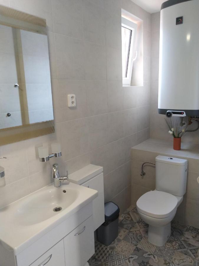 Alisa Apartments Kostomlaty nad Labem Eksteriør bilde
