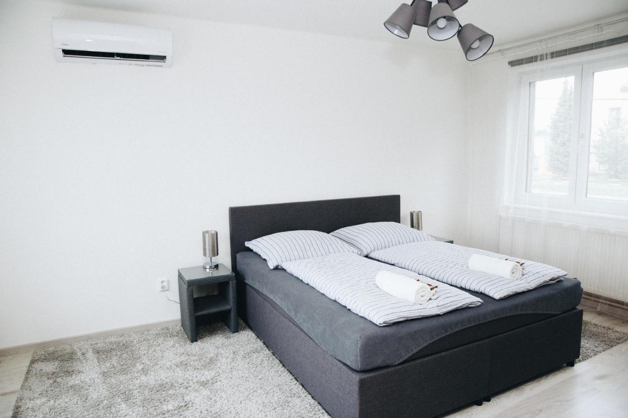 Alisa Apartments Kostomlaty nad Labem Eksteriør bilde