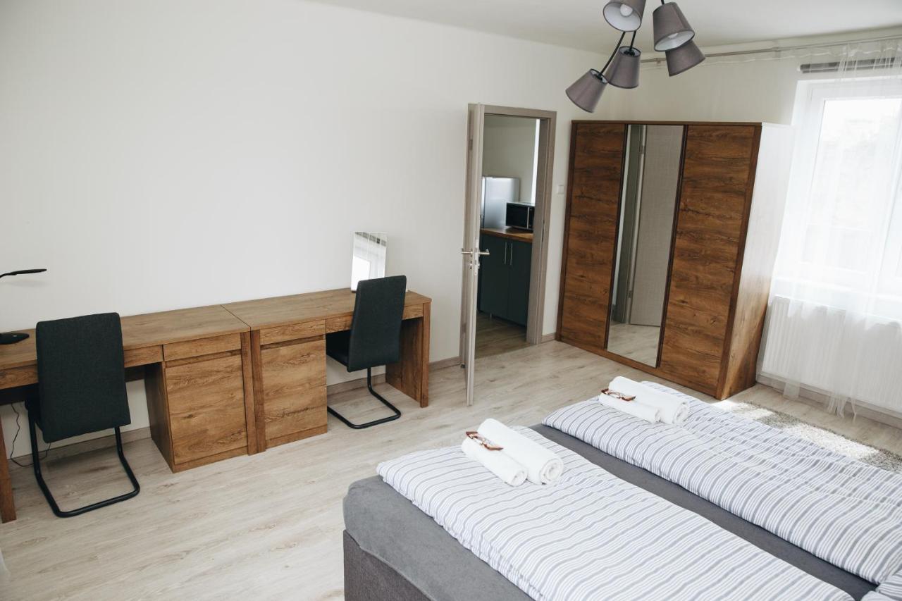 Alisa Apartments Kostomlaty nad Labem Eksteriør bilde
